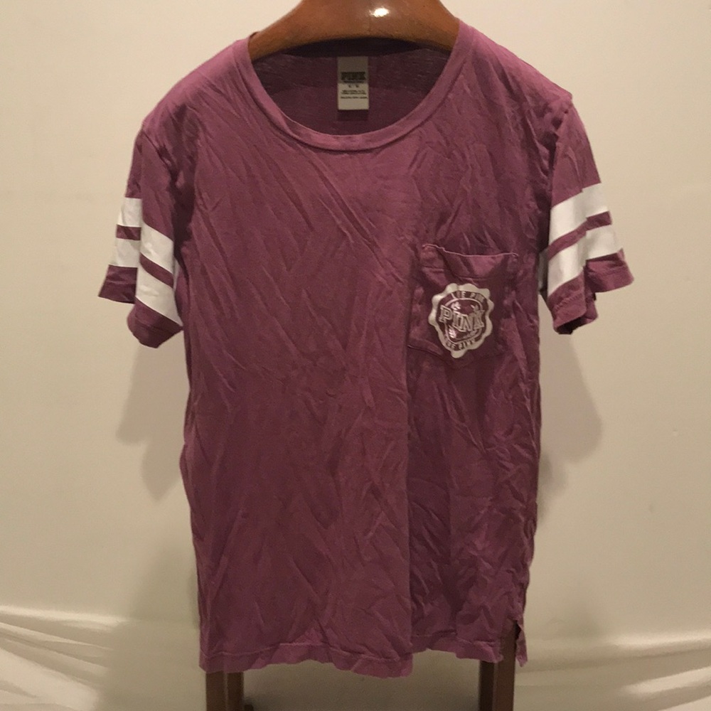 VS pink T-shirt